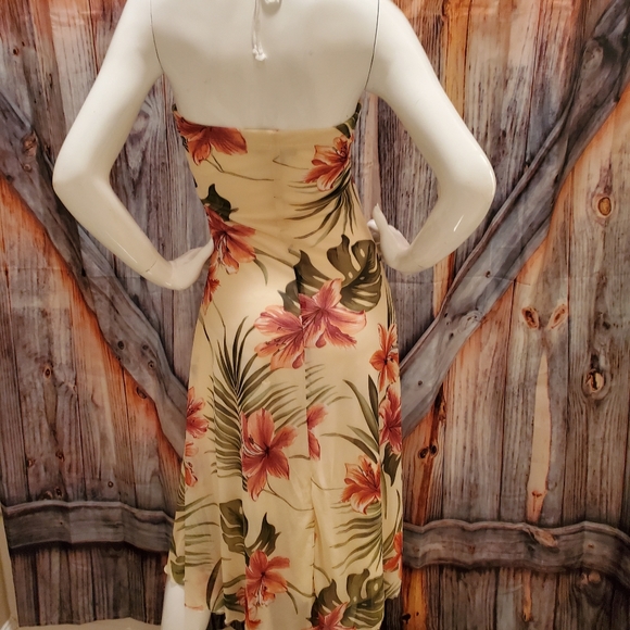 Dress - Picture 3 of 3